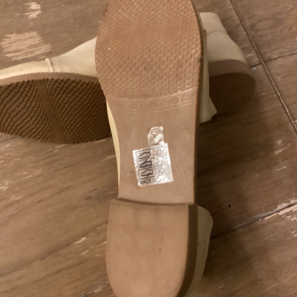 Flats - Picture 4 of 5